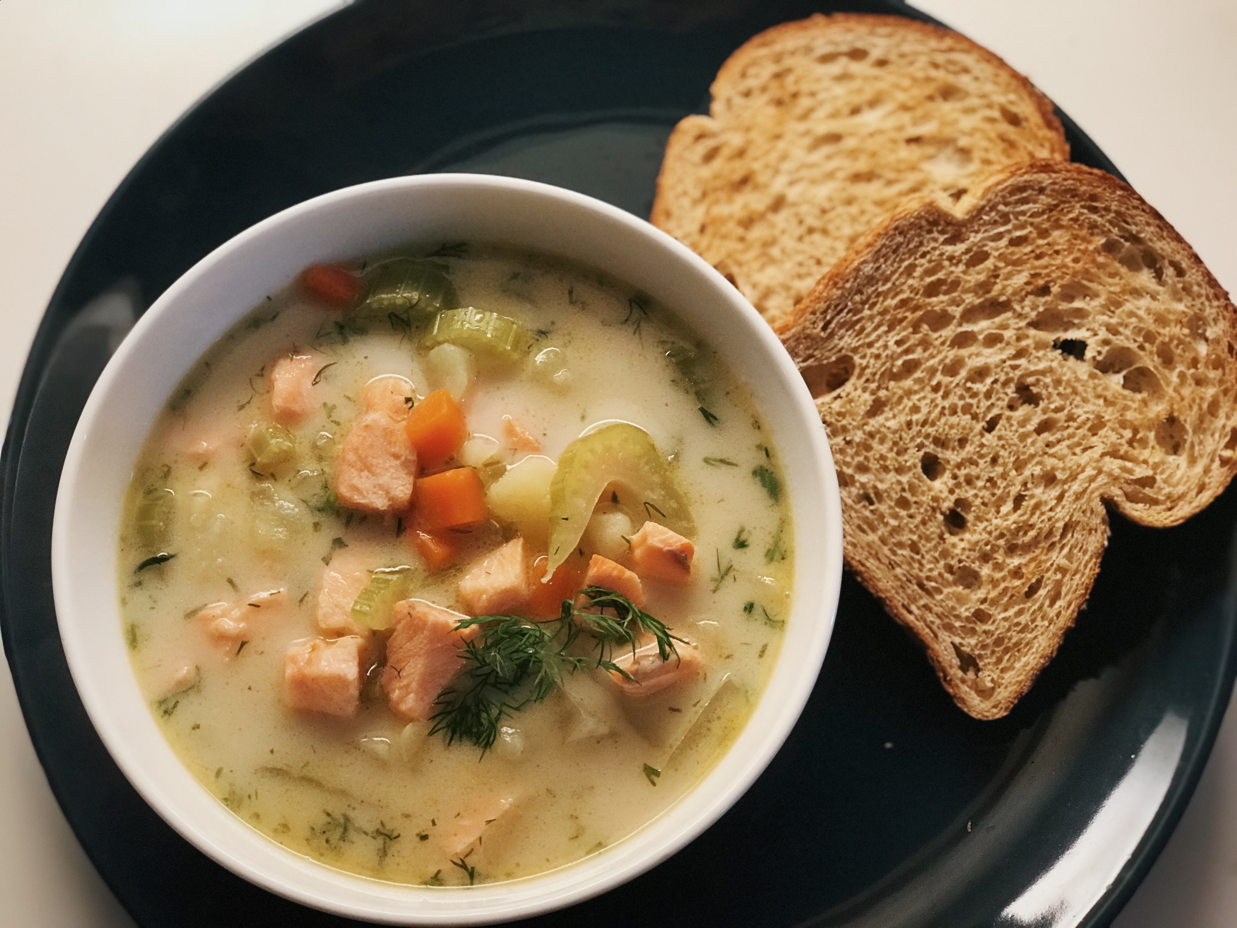Creamy salmon soup – INSIDER